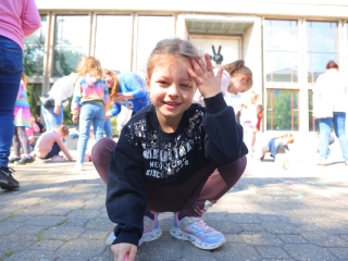 DLSZ-rajzverseny a mozi előtt (2025) - fotó: 