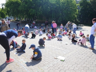 DLSZ-rajzverseny a mozi előtt (2025) - fotó: 