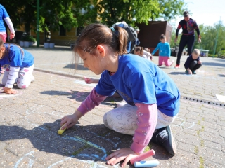 DLSZ-rajzverseny a mozi előtt (2025) - fotó: 