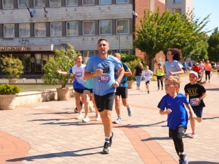Jót, Fut a Város - Dunaújváros! (2025) - fotó: 