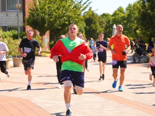 Jót, Fut a Város - Dunaújváros! (2025) - fotó: 
