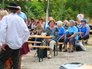 Hagyd otthon az unokád! (2025) - fotó: 