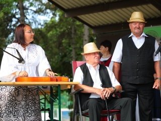 Hagyd otthon az unokád! (2025) - fotó: 