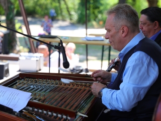 Hagyd otthon az unokád! (2025) - fotó: 