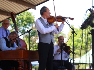 Hagyd otthon az unokád! (2025) - fotó: 