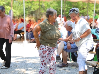 Hagyd otthon az unokád! (2025) - fotó: 