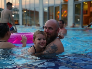 Holdfényfürdő (2025) - fotó: 