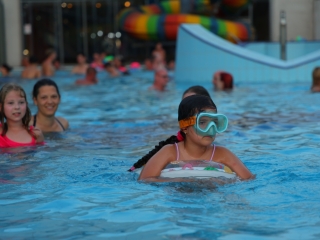 Holdfényfürdő (2025) - fotó: 