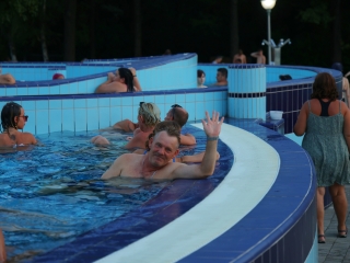 Holdfényfürdő (2025) - fotó: 