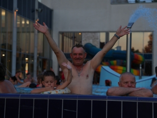 Holdfényfürdő (2025) - fotó: 