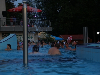 Holdfényfürdő (2025) - fotó: 