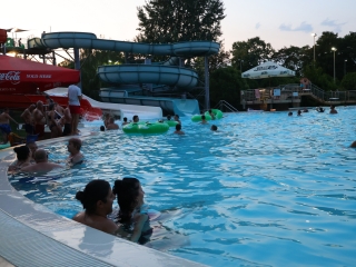 Holdfényfürdő (2025) - fotó: 