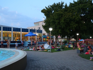 Holdfényfürdő (2025) - fotó: 