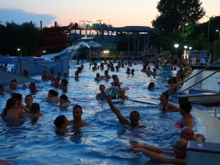 Holdfényfürdő (2025) - fotó: 