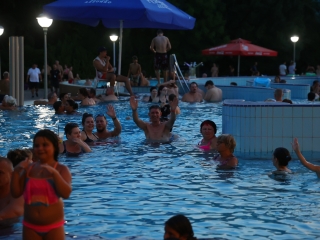 Holdfényfürdő (2025) - fotó: 