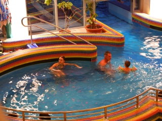 Holdfényfürdő (2025) - fotó: 