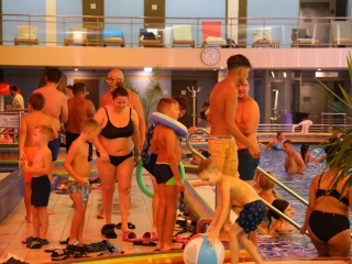 Holdfényfürdő (2025) - fotó: 