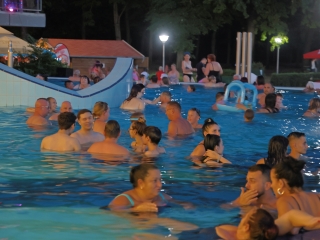 Holdfényfürdő (2025) - fotó: 