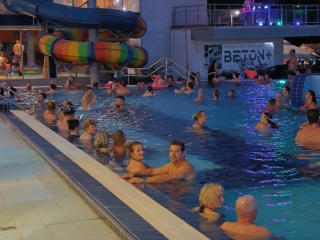 Holdfényfürdő (2025) - fotó: 