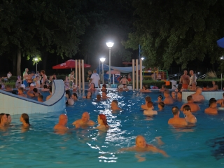 Holdfényfürdő (2025) - fotó: 