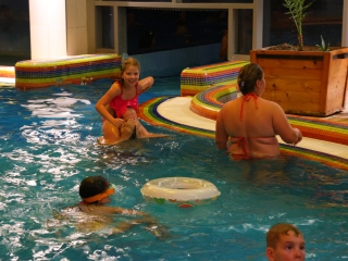 Holdfényfürdő (2025) - fotó: 