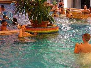 Holdfényfürdő (2025) - fotó: 