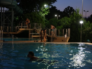 Holdfényfürdő (2025) - fotó: 