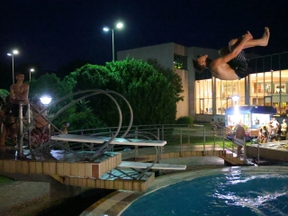 Holdfényfürdő (2025) - fotó: 