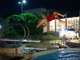 Holdfényfürdő (2025) - fotó: 