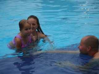 Nyárzáró esti buli az élményfürdőben - fotó: 