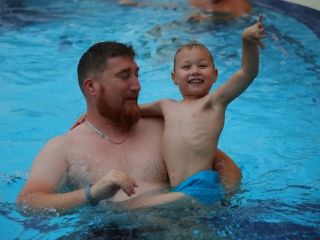 Nyárzáró esti buli az élményfürdőben - fotó: 