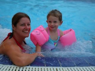 Nyárzáró esti buli az élményfürdőben - fotó: 