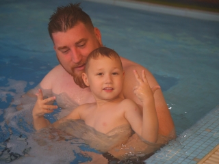 Nyárzáró esti buli az élményfürdőben - fotó: 