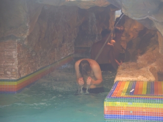 Nyárzáró esti buli az élményfürdőben - fotó: 