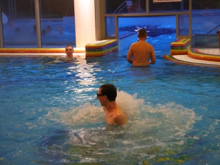 Nyárzáró esti buli az élményfürdőben - fotó: 