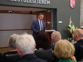 A közgyűlési terem névadó ünnepsége - fotó: 