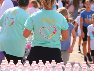 Fuss velünk, fuss értünk (2025) - fotó: 