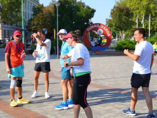 Fuss velünk, fuss értünk (2025) - fotó: 