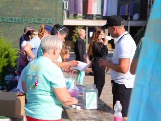 Fuss velünk, fuss értünk (2025) - fotó: 