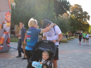 Fuss velünk, fuss értünk (2025) - fotó: 