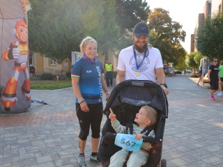 Fuss velünk, fuss értünk (2025) - fotó: 