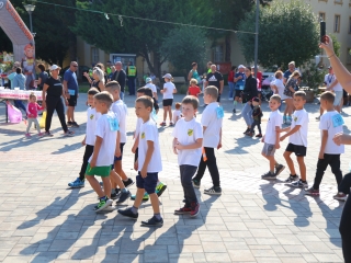 Fuss velünk, fuss értünk (2025) - fotó: 