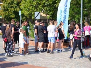 Fuss velünk, fuss értünk (2025) - fotó: 