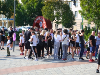 Fuss velünk, fuss értünk (2025) - fotó: 