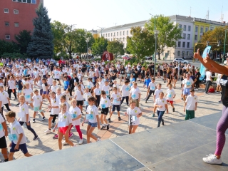 Fuss velünk, fuss értünk (2025) - fotó: 