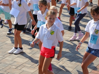 Fuss velünk, fuss értünk (2025) - fotó: 