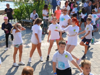 Fuss velünk, fuss értünk (2025) - fotó: 