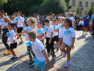 Fuss velünk, fuss értünk (2025) - fotó: 