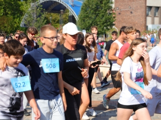 Fuss velünk, fuss értünk (2025) - fotó: 