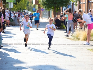 Fuss velünk, fuss értünk (2025) - fotó: 